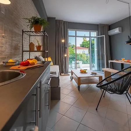 Boutique & - By Avelink Apartment